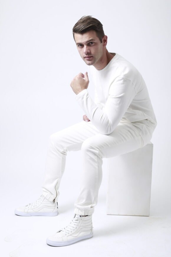 Paneled Pocket Long-Sleeve Tee – Ecru